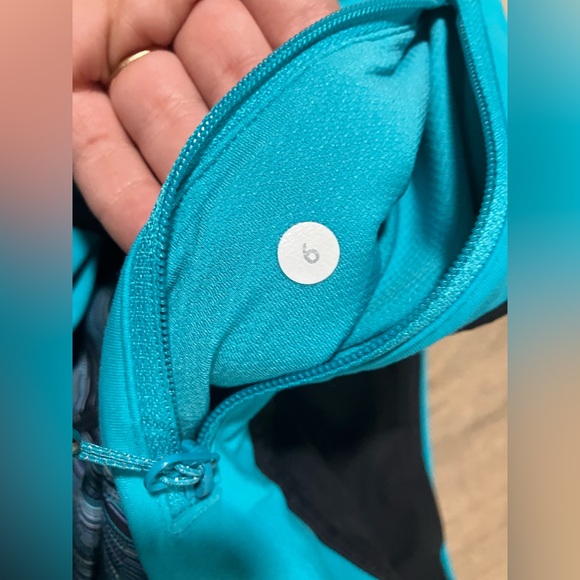 Lululemon Cropped Align Leggings - Picture 2 of 4